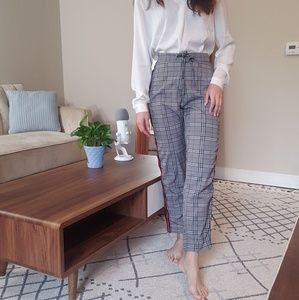 Red stripped trousers with waist tie
